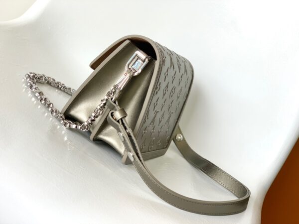 Dauphine - Image 7