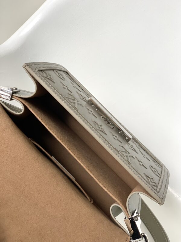Dauphine - Image 5