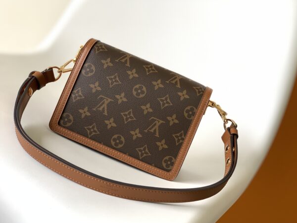 Dauphine - Image 3