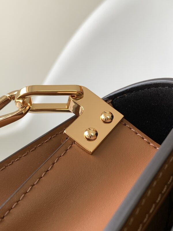 Dauphine - Image 6
