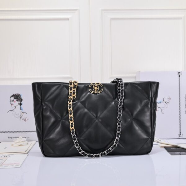 22B Collection Black Lambskin 38CM