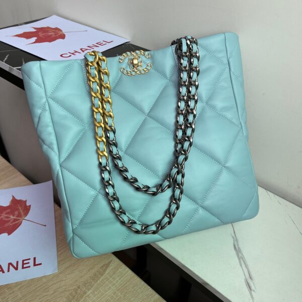 2223 Fall/Winter Collection Mint Green Lambskin 37CM