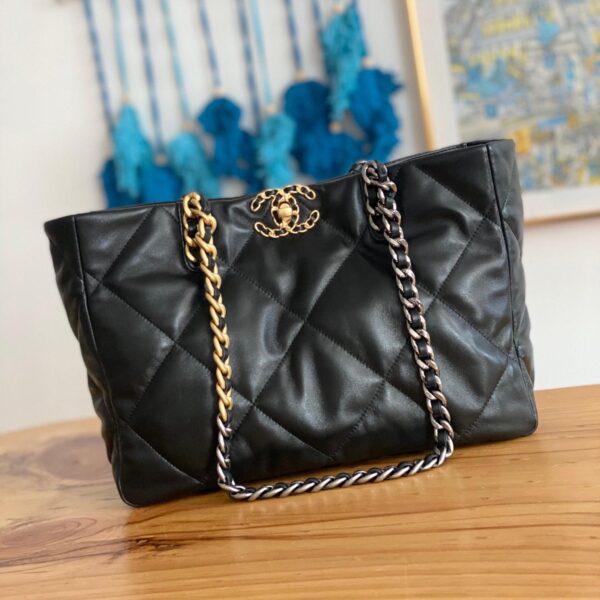 2223 Fall/Winter Collection Black Lambskin 41CM