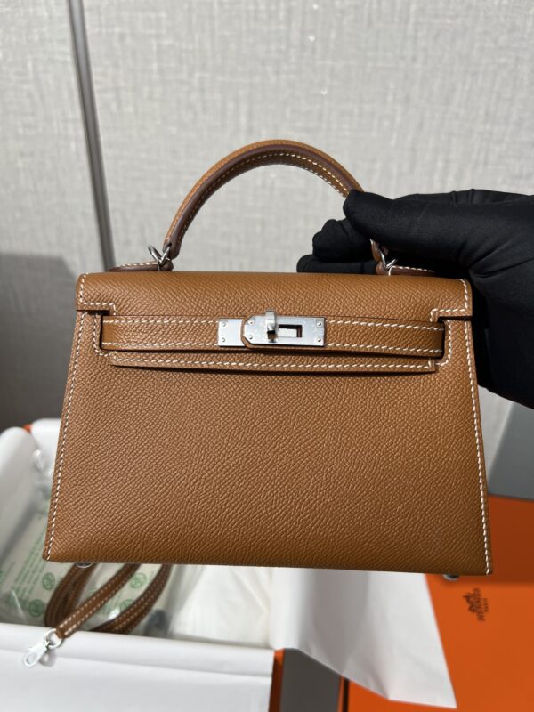 Kelly - Image 5