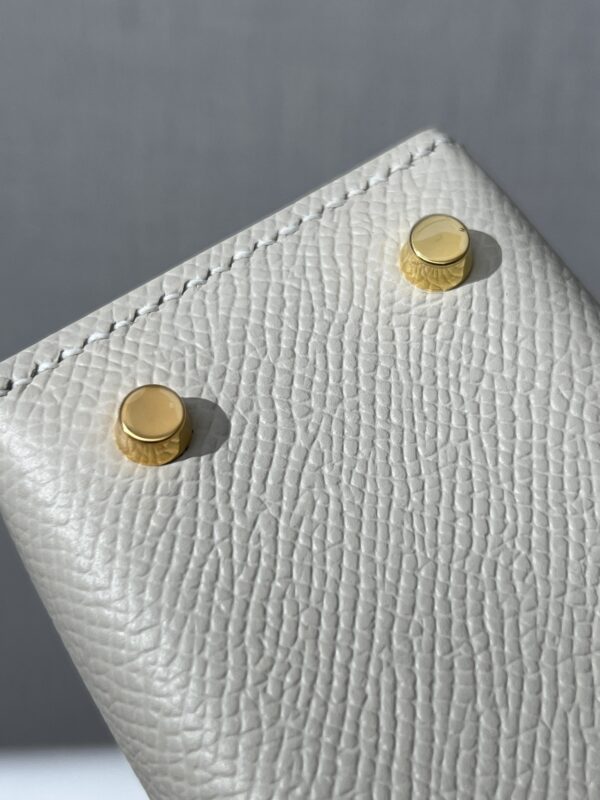Kelly - Image 6