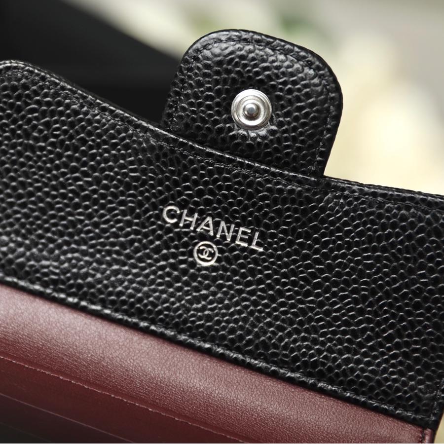 Classic Flap Lambskin Shoulder Bag in White with Vintage Gold-Tone Hardware and Ball Charm, 17cm Premium Upgrade - Image 6