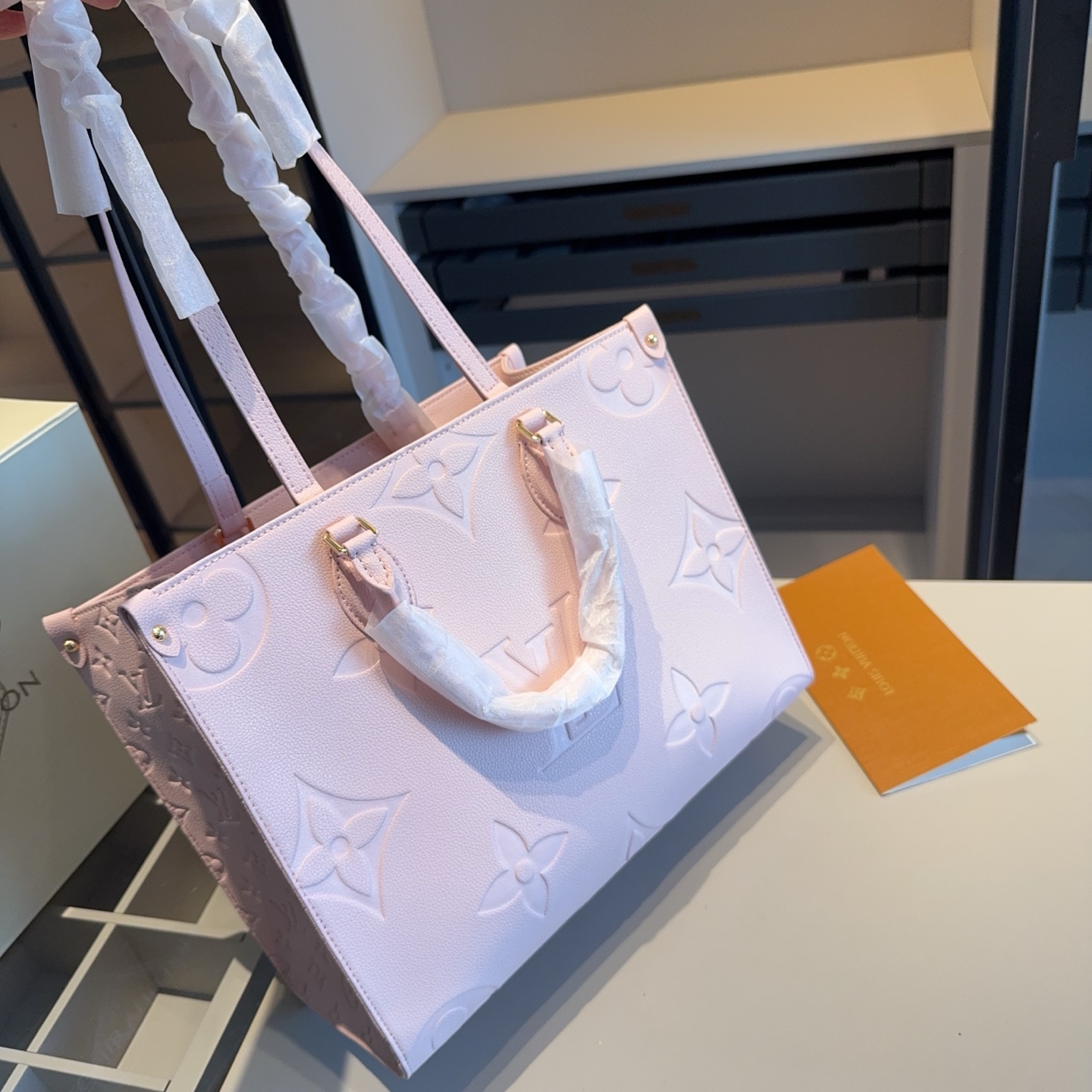 LV OnTheGo Tote in Sakura Pink Embossed Leather – Small & Medium Sizes 25CM/34CM - Image 7