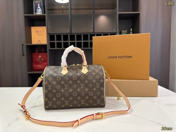 LV Monogram Speedy Bag – Classic Canvas with Vachetta Trim, 20/25/30cm