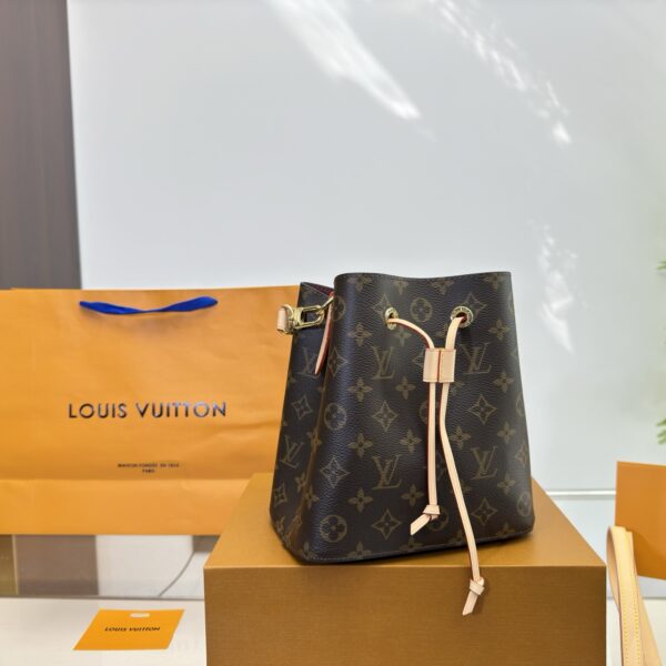 Louis Vuitton BB NeoNoé Bucket Bag – Monogram Leather Mini Shoulder Bag 21CM