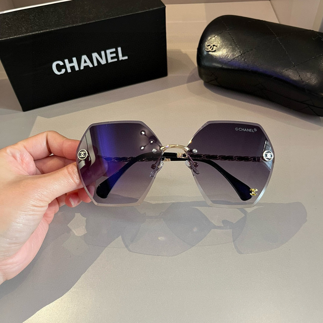 Chanel Oversized Rimless Sunglasses with Braided Chain Temples – 2024 Chic Edition - Image 3