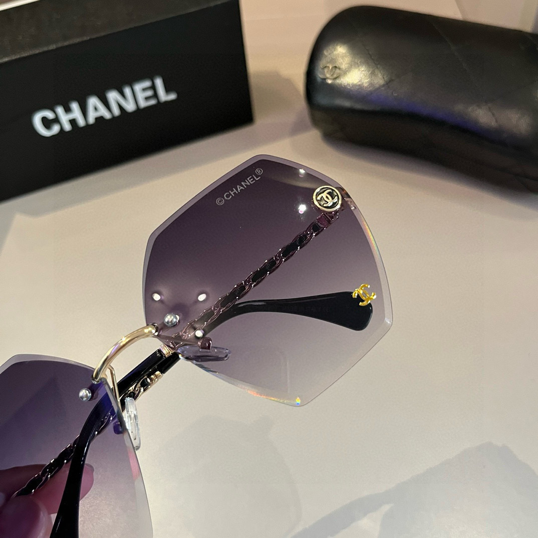 Chanel Oversized Rimless Sunglasses with Braided Chain Temples – 2024 Chic Edition - Image 5