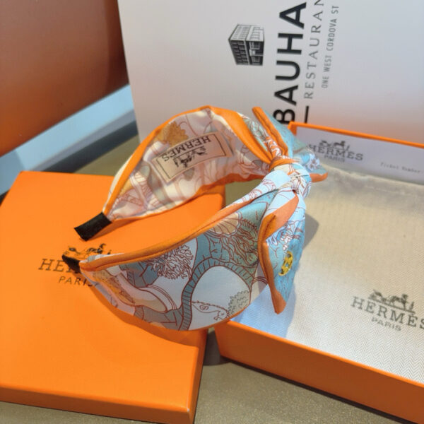HERMÈS Orange Trim Silk Bow Headband · Signature Twill Print & Iconic Parisian Finish