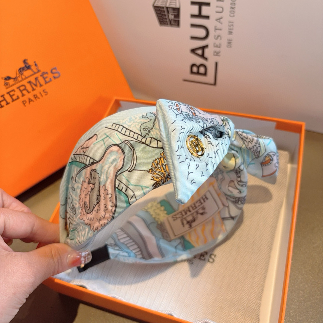HERMÈS Blue Silk Bow Headband · Scenic Toile Print with Luxury Twill Finish - Image 7
