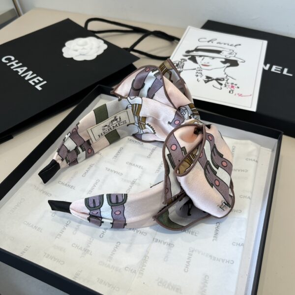 HERMÈS Silk Bow Headband · Floral Printed Hair Accessory in Rose Blush