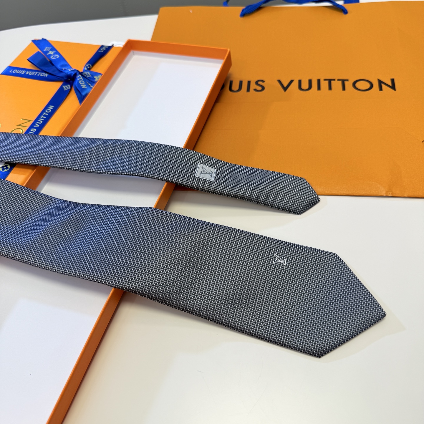 Luxury Woven Silk Tie with Subtle LV Monogram – Business Elegance Redefined - Image 4