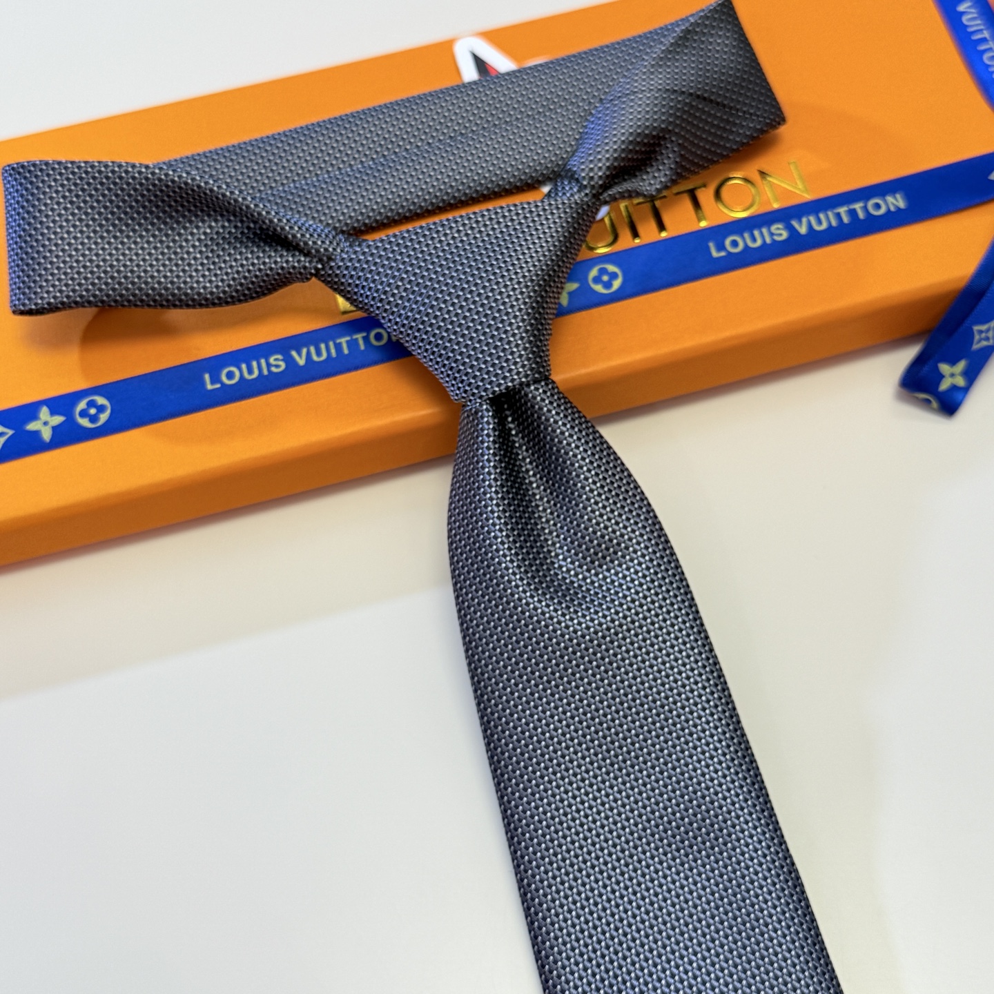 Luxury Woven Silk Tie with Subtle LV Monogram – Business Elegance Redefined - Image 8