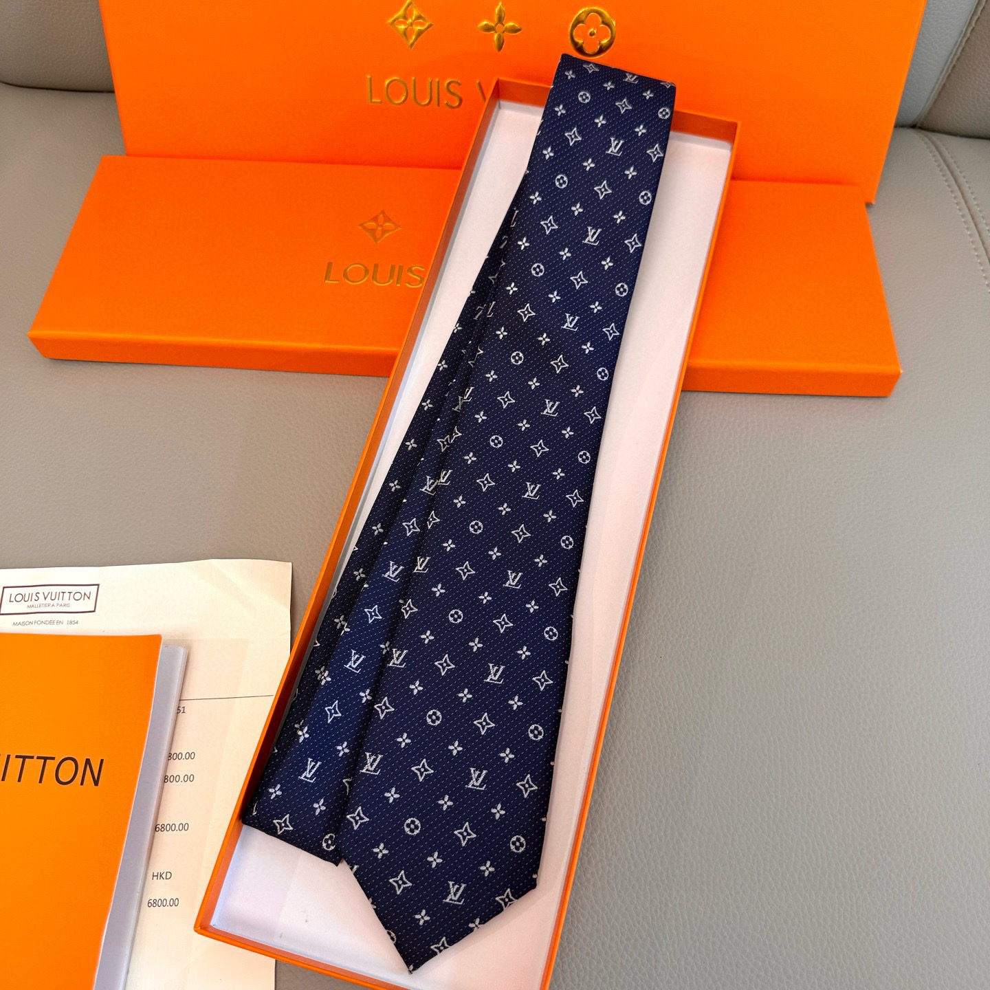 Louis Vuitton Navy Blue Silk Tie with White Monogram Jacquard Pattern - Image 2