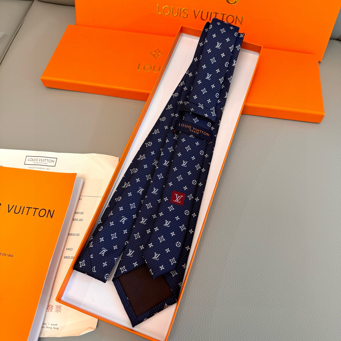 Louis Vuitton Navy Blue Silk Tie with White Monogram Jacquard Pattern - Image 3