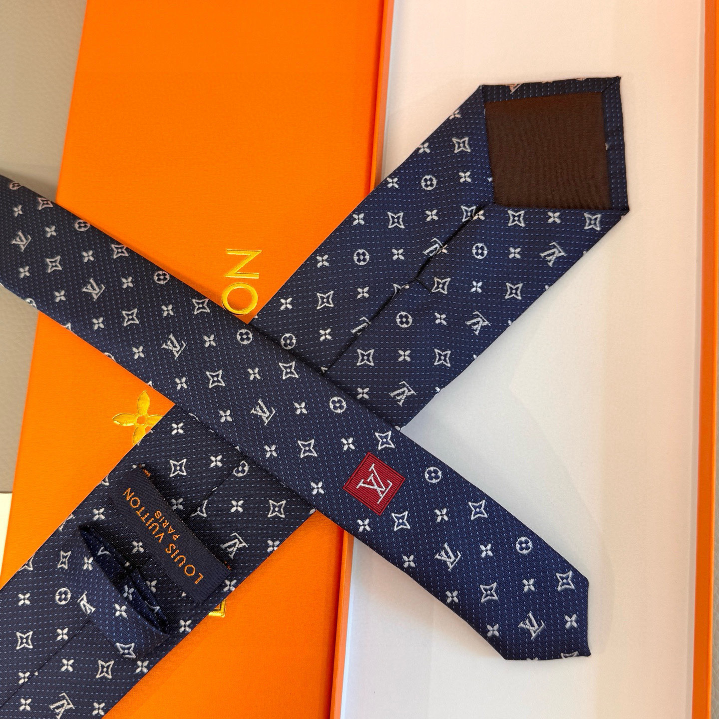 Louis Vuitton Navy Blue Silk Tie with White Monogram Jacquard Pattern - Image 4