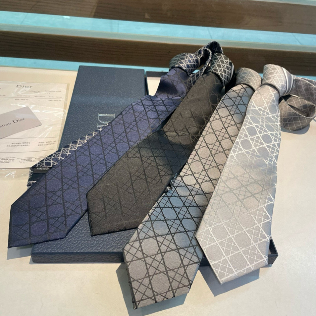 Dior Grey Silk Tie with Signature Cannage Lattice Motif - Image 2