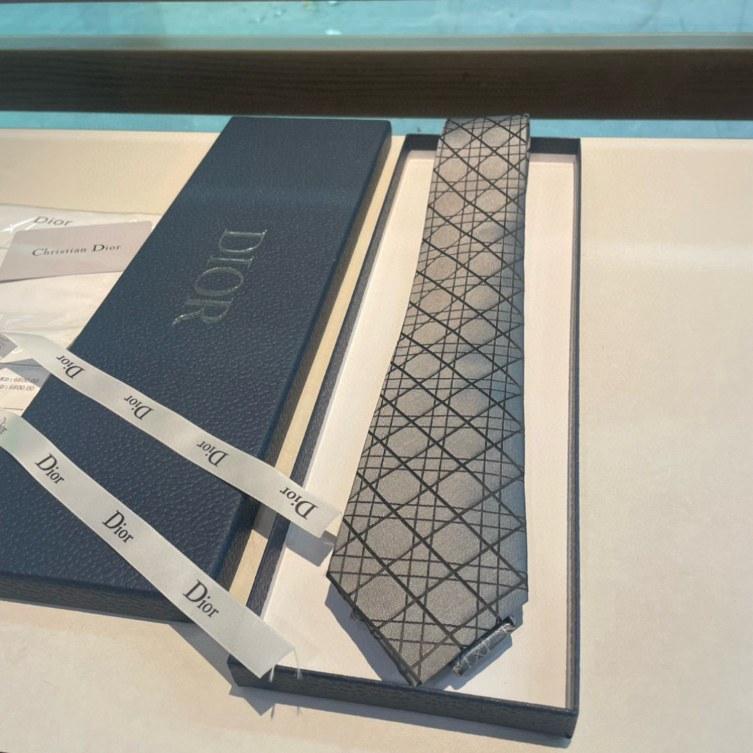 Dior Grey Silk Tie with Signature Cannage Lattice Motif - Image 3