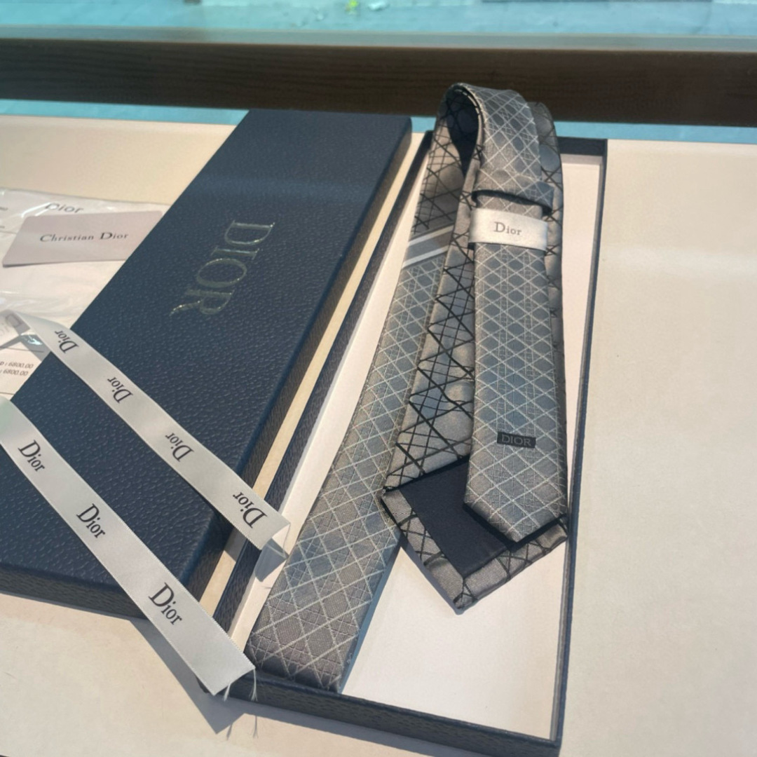 Dior Grey Silk Tie with Signature Cannage Lattice Motif - Image 4