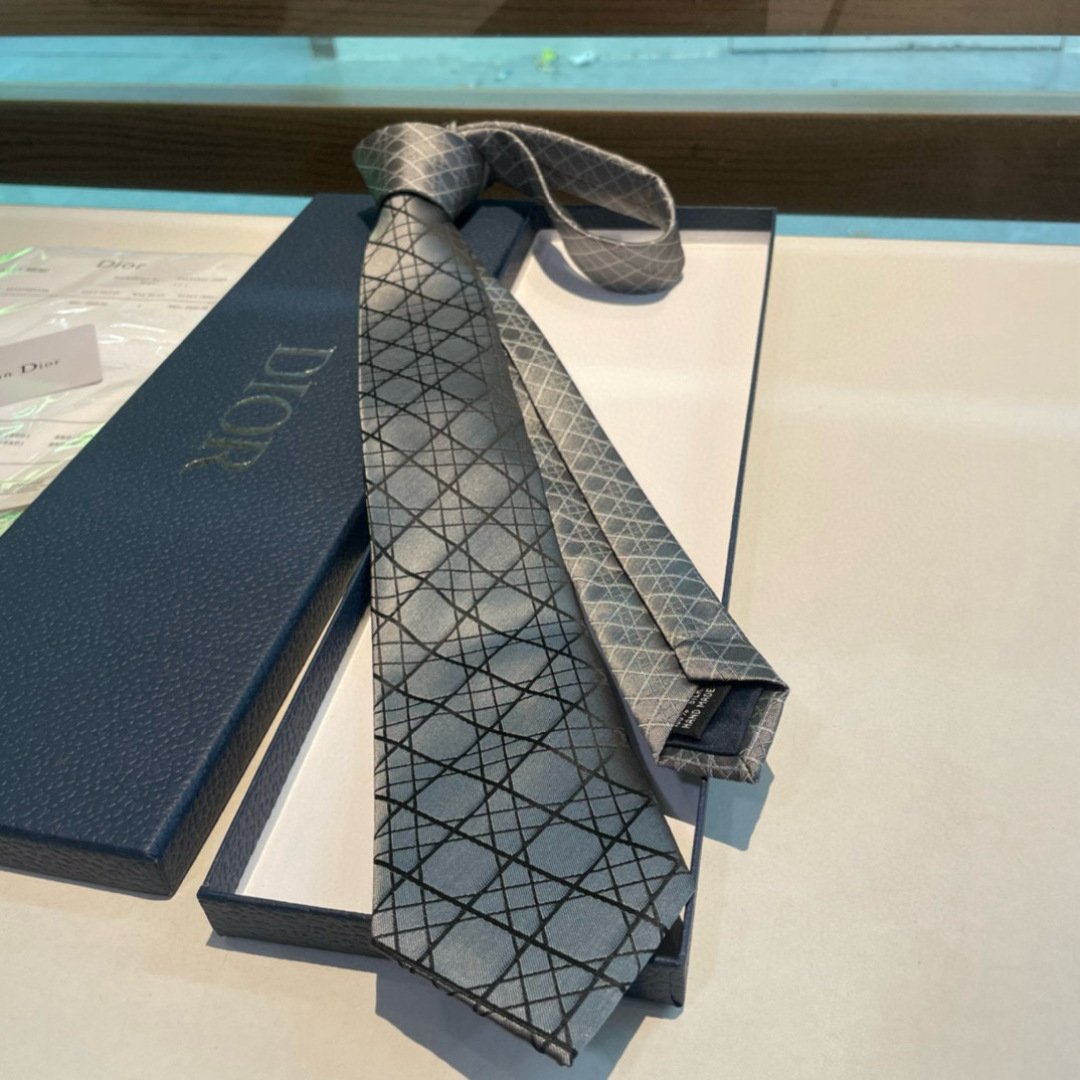 Dior Grey Silk Tie with Signature Cannage Lattice Motif - Image 8