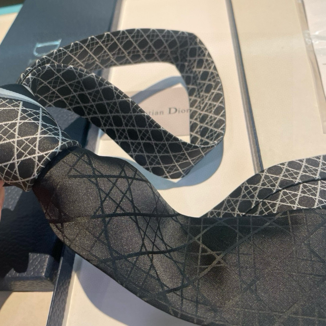 Dior Black Cannage Silk Tie with Tonal Geometric Pattern - Image 7