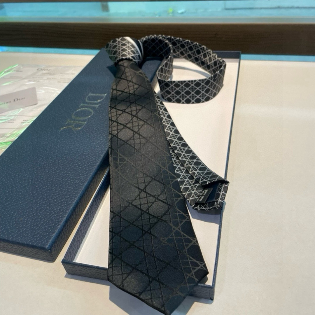 Dior Black Cannage Silk Tie with Tonal Geometric Pattern - Image 8