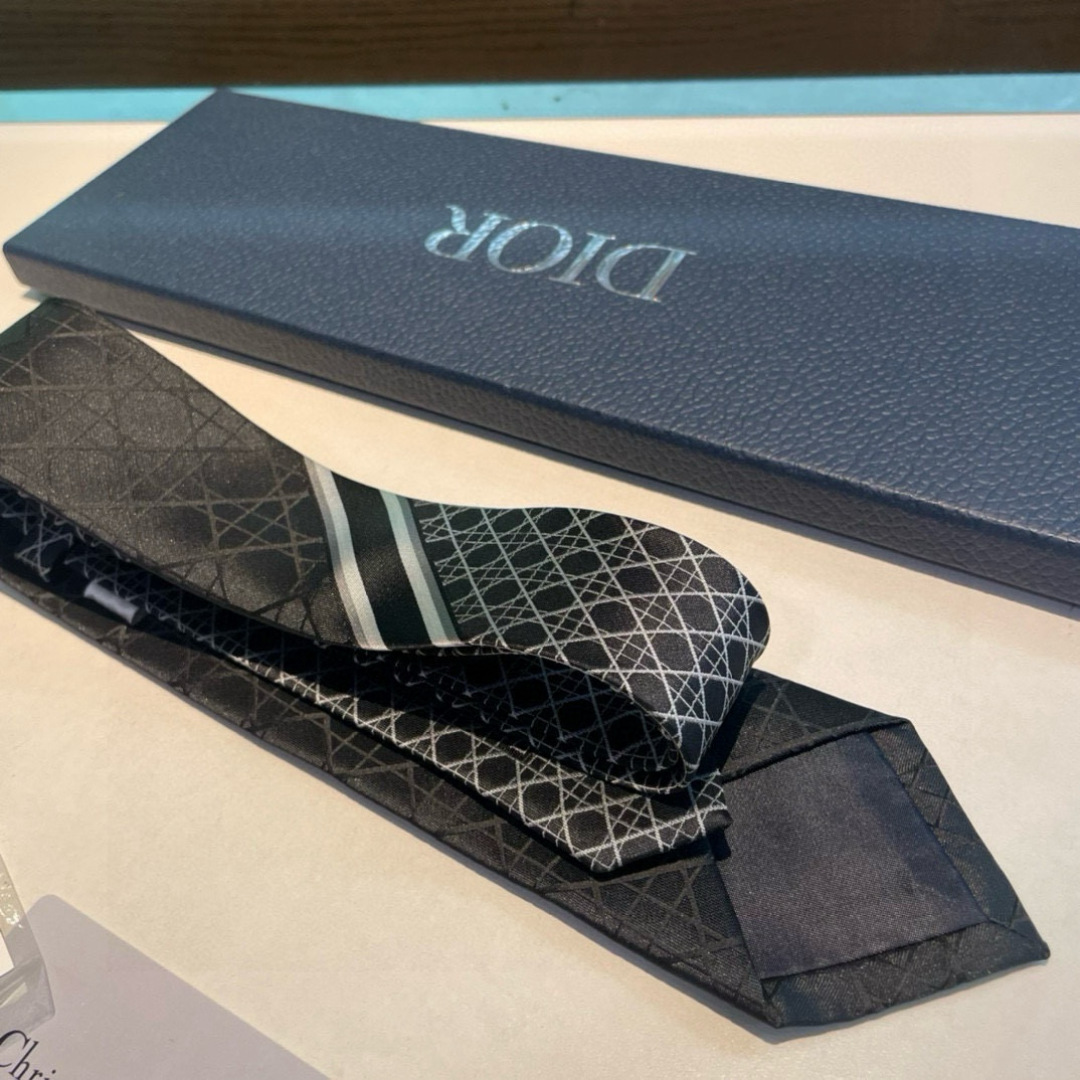 Dior Black Cannage Silk Tie with Tonal Geometric Pattern - Image 9