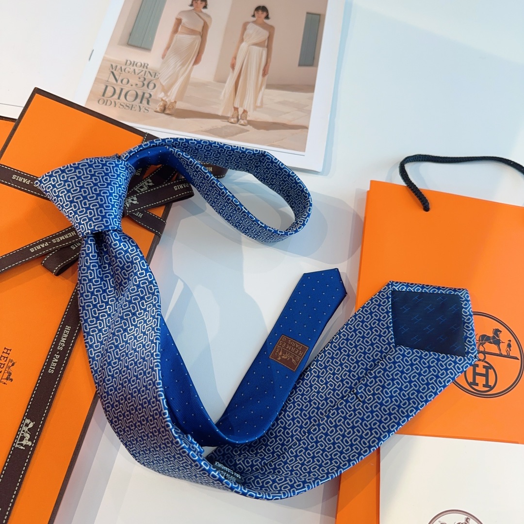 Hermès Blue Geometric Twill Silk Tie for Men - Image 7