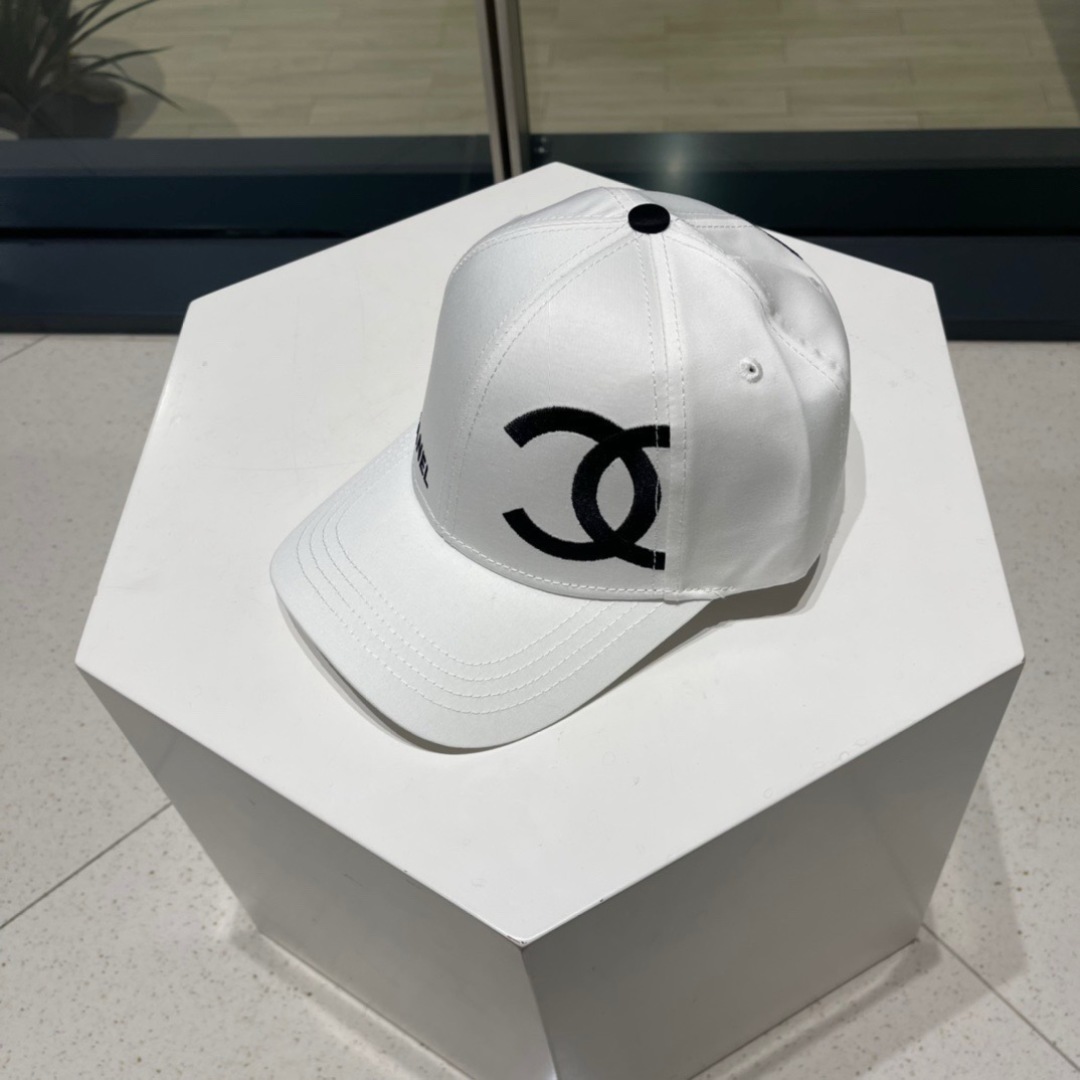 CHANEL Ivory White Embroidered Logo Baseball Cap in Cotton Twill - Image 3