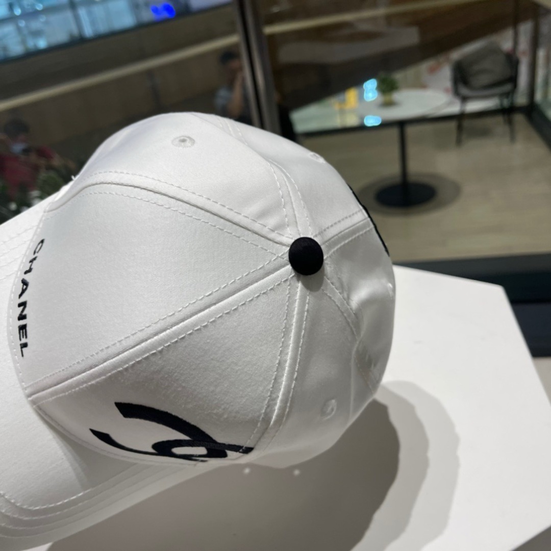 CHANEL Ivory White Embroidered Logo Baseball Cap in Cotton Twill - Image 5