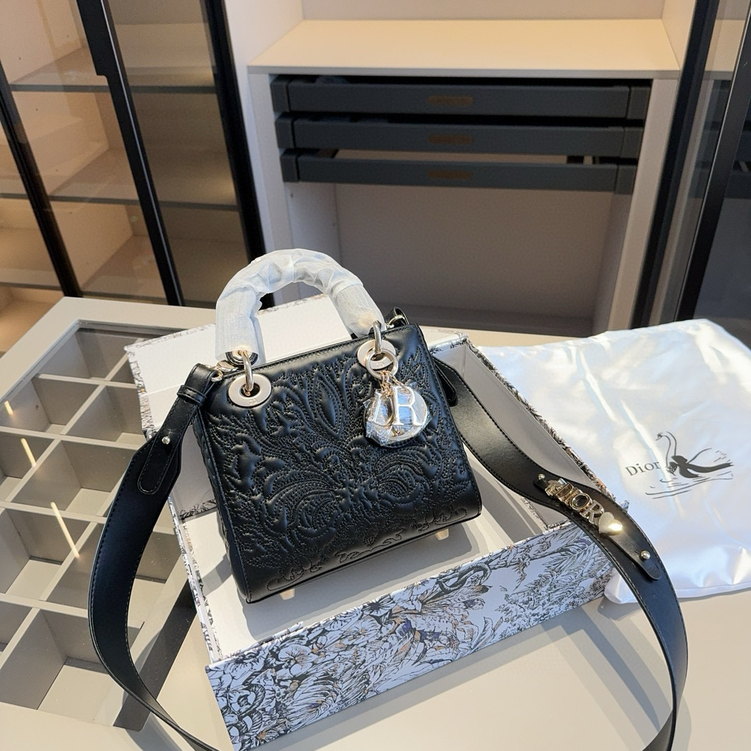 Dior Lady Embossed Leather Bag – Ivory White with Gold Hardware 20cm - Image 3