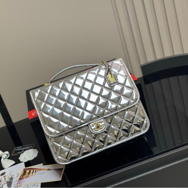Shiny Quilted Patent Leather Backpack – 32cm Chic Carry