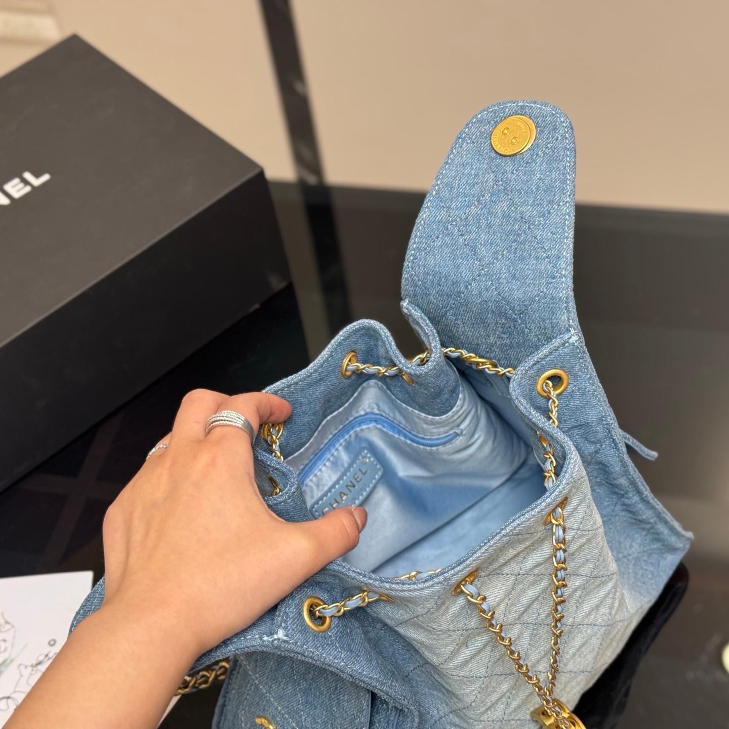 Mini Quilted Denim Hobo Bag – 26cm Everyday Carry - Image 3