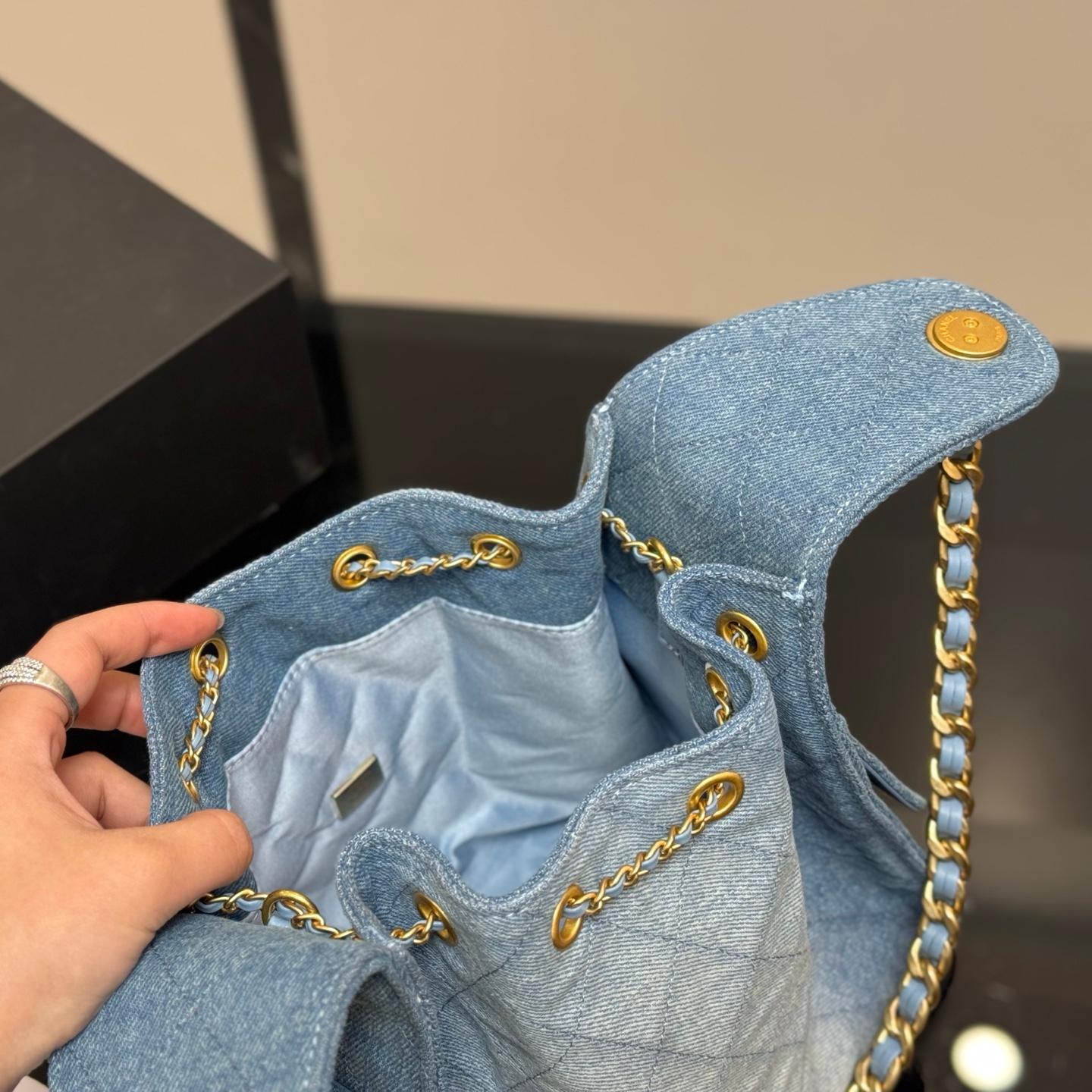 Mini Quilted Denim Hobo Bag – 26cm Everyday Carry - Image 4