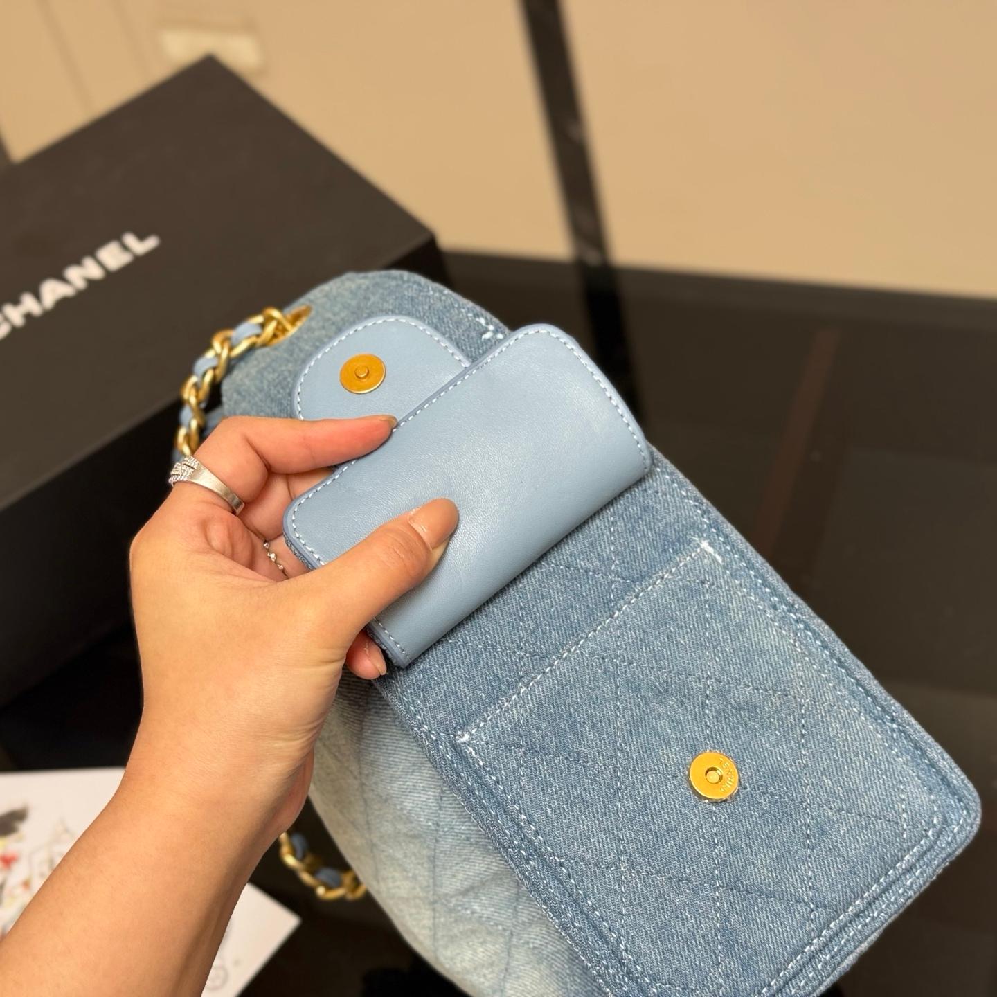 Mini Quilted Denim Hobo Bag – 26cm Everyday Carry - Image 7