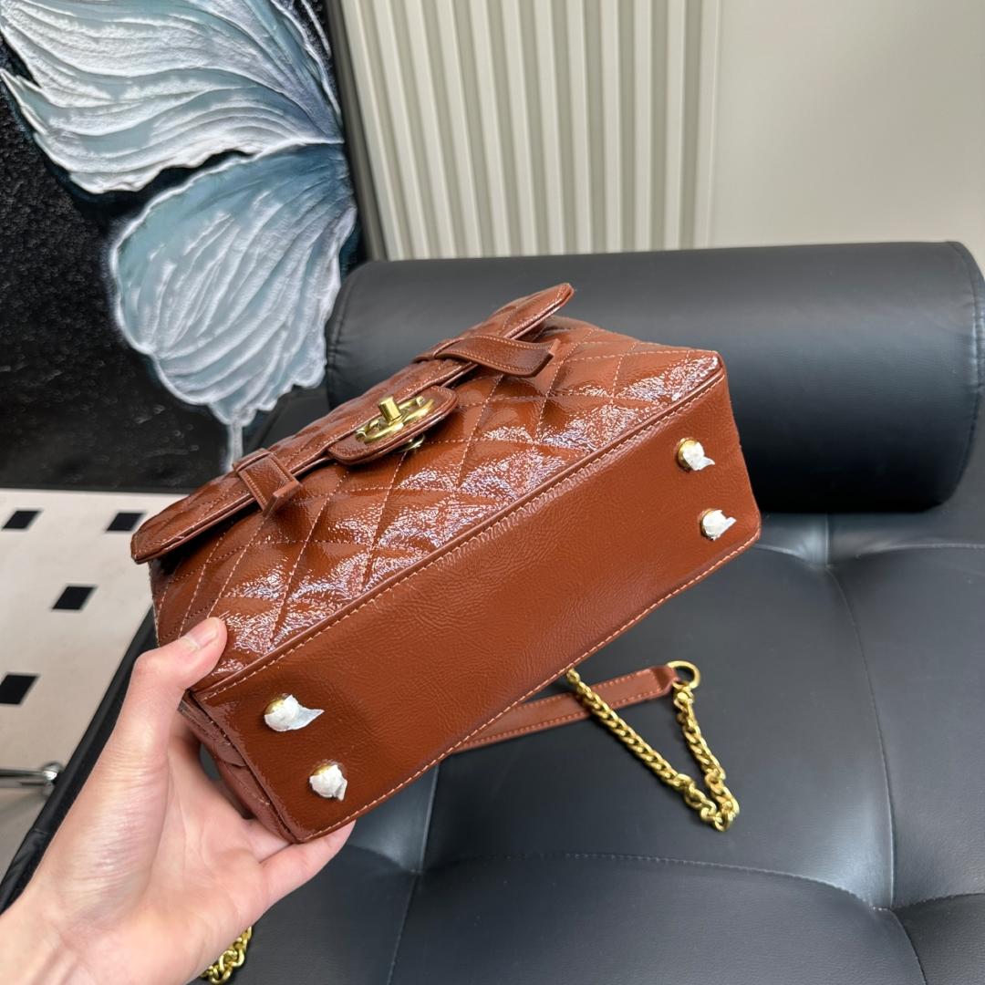 Glossy Patent Leather Messenger Bag – 26cm - Image 3