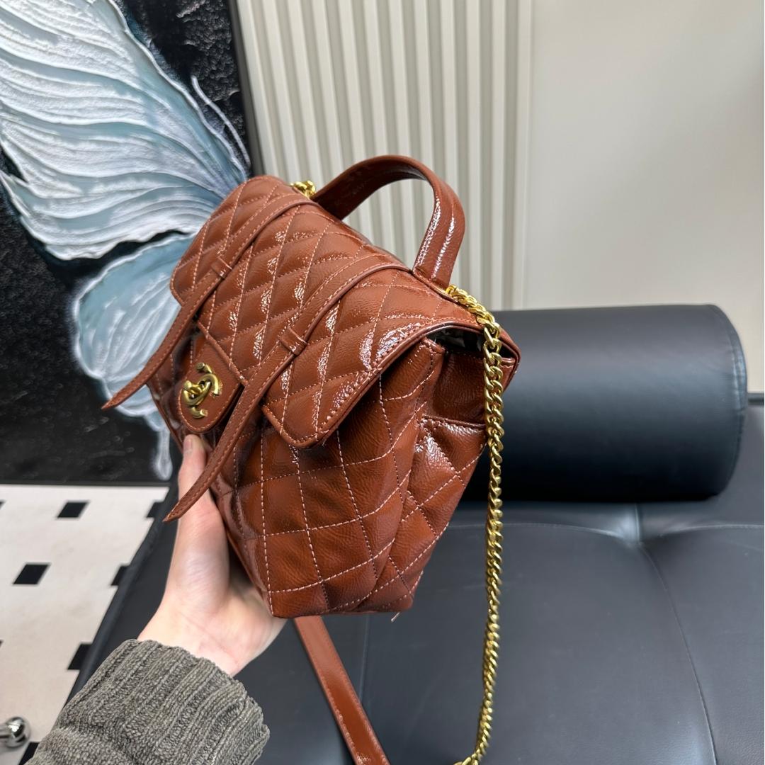 Glossy Patent Leather Messenger Bag – 26cm - Image 6