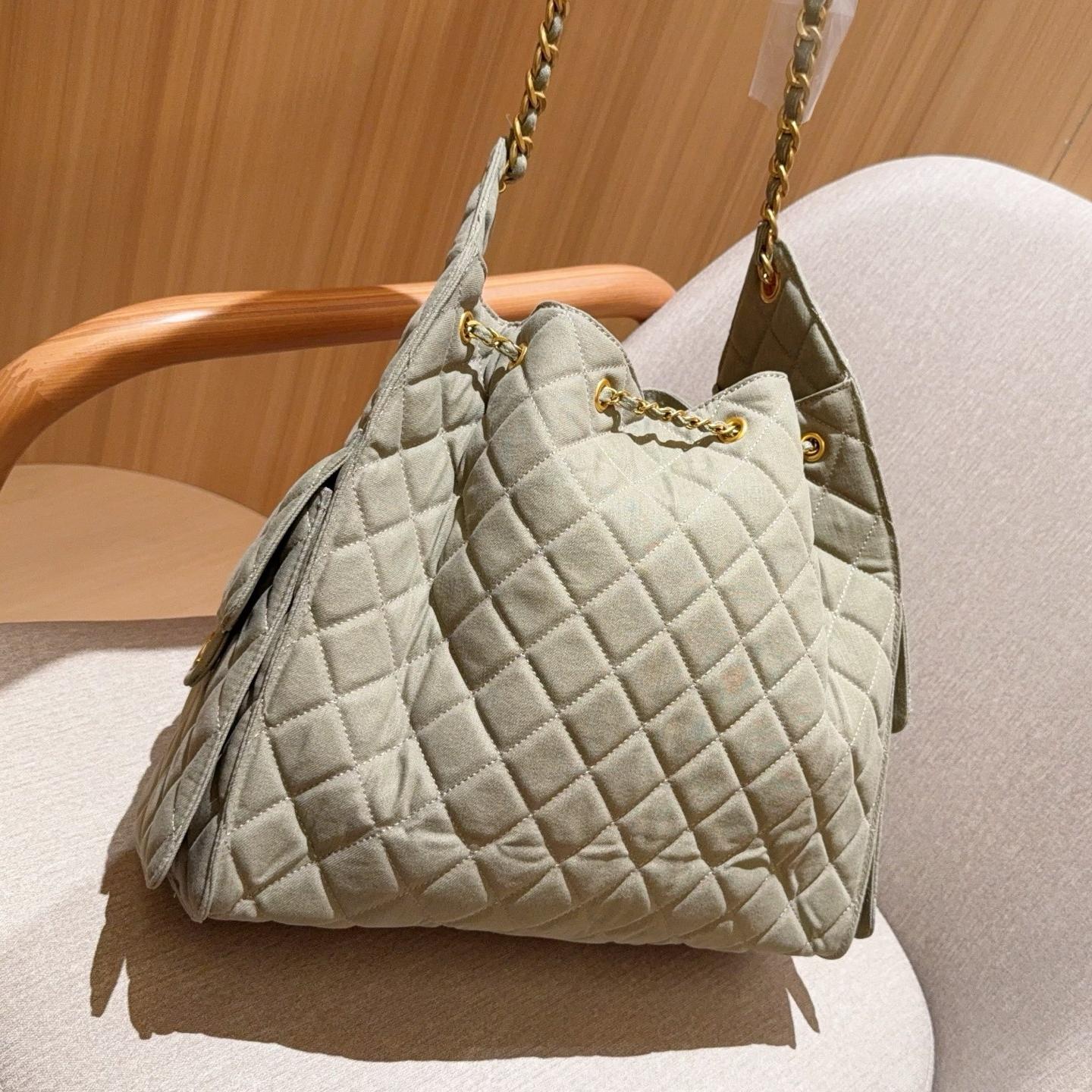 Vintage Denim Chain Hobo Bag – 33cm Drawstring Bucket Design - Image 4