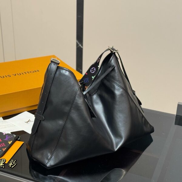 Louis Vuitton CarryAll Leather Shoulder Bag – Black Slouchy Hobo with Pouch 42CM