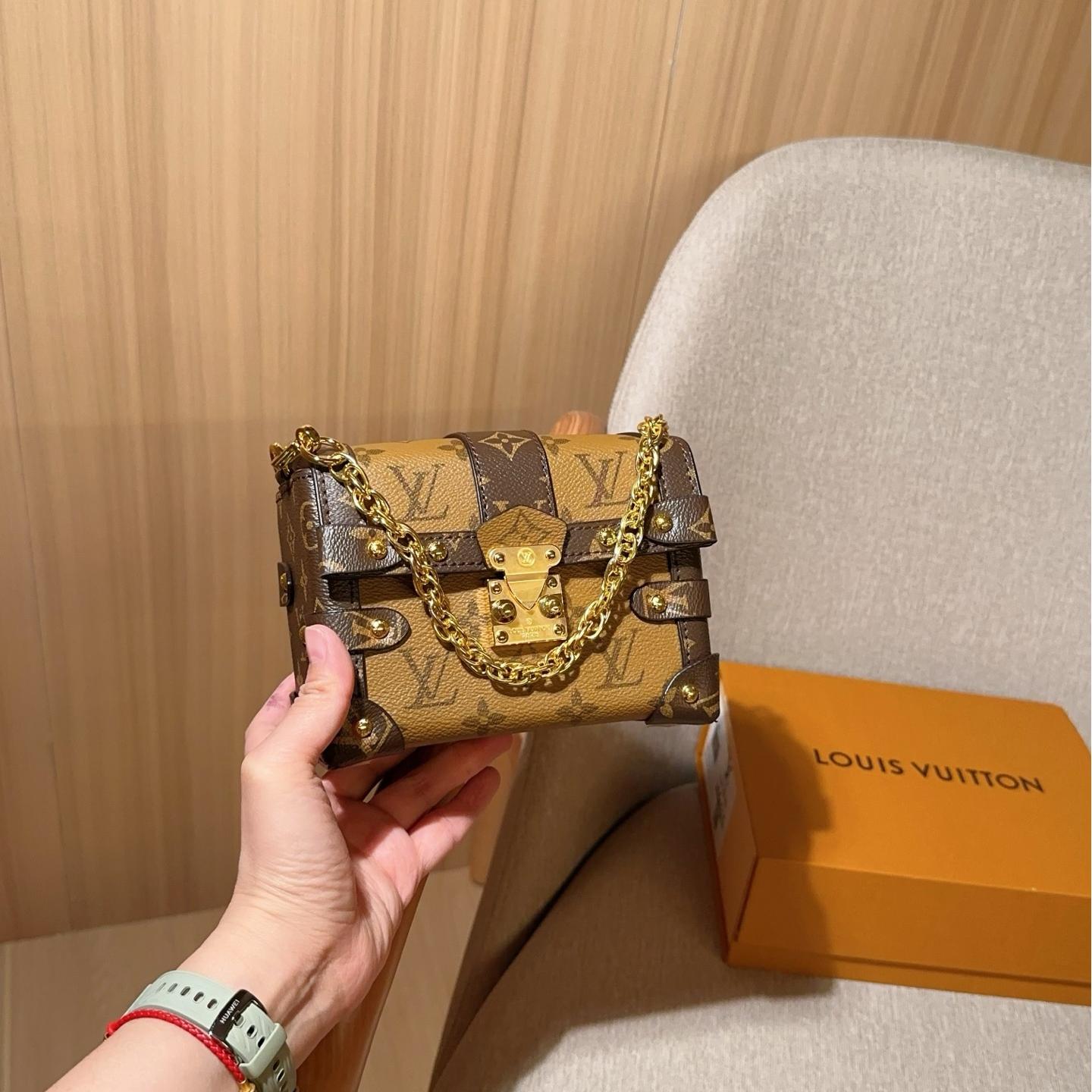 Essential Monogram Mini Trunk Bag – Luxury LV Box Purse with Chain 17CM - Image 3