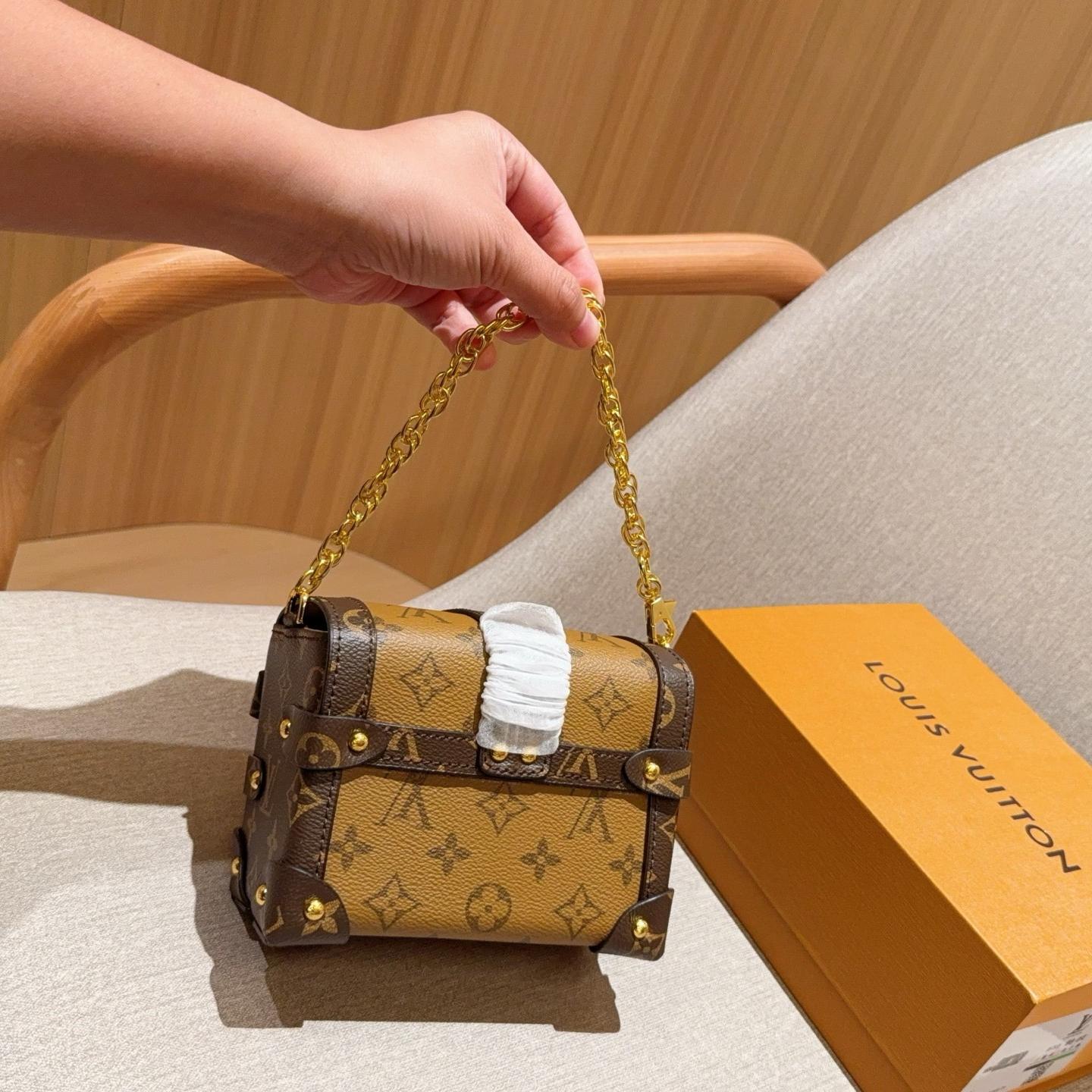 Essential Monogram Mini Trunk Bag – Luxury LV Box Purse with Chain 17CM - Image 4