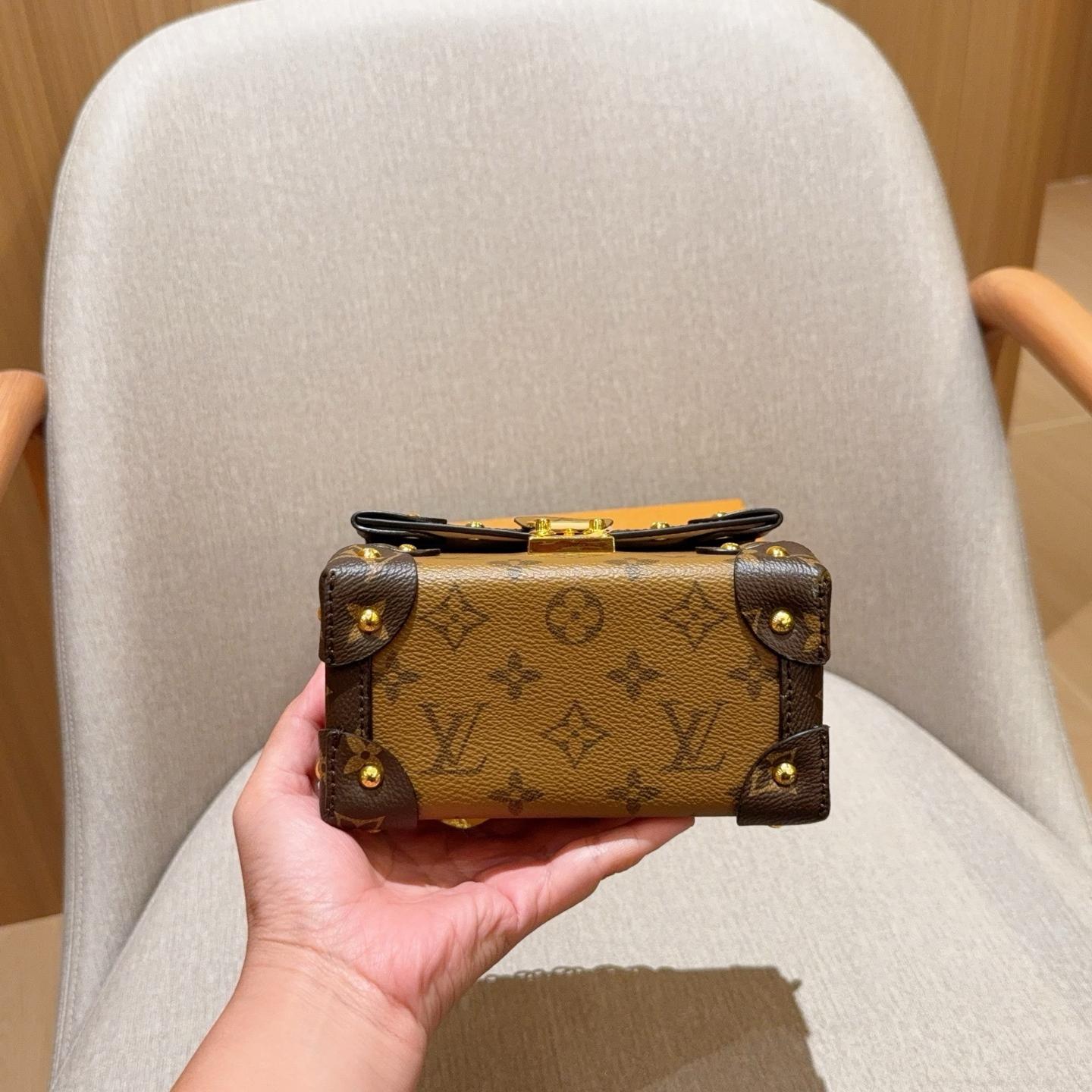 Essential Monogram Mini Trunk Bag – Luxury LV Box Purse with Chain 17CM - Image 6