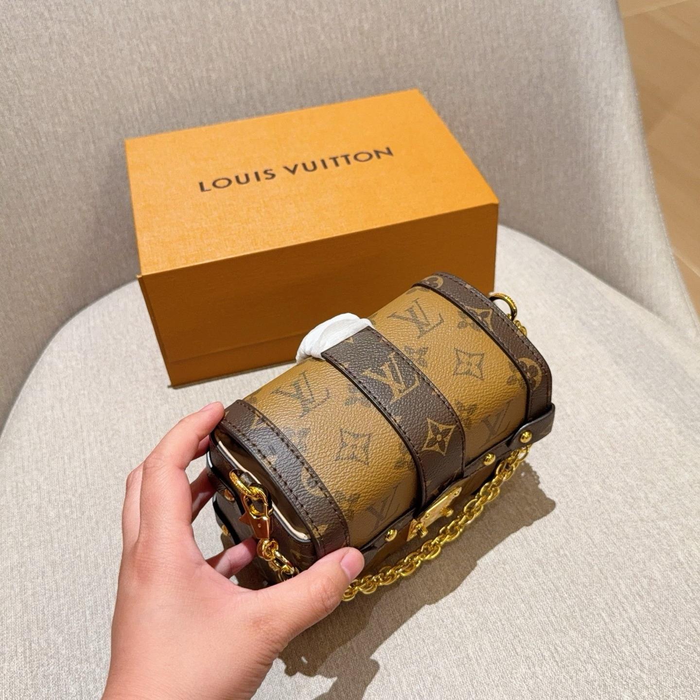 Essential Monogram Mini Trunk Bag – Luxury LV Box Purse with Chain 17CM - Image 7