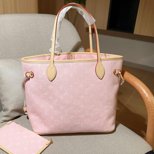 Classic Neverfull MM Tote in Beige Monogram Empreinte Leather with Removable Pouch – 32CM