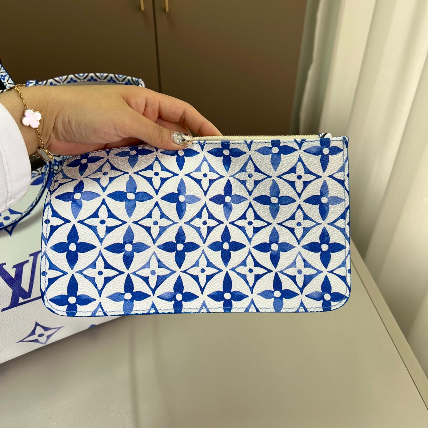 Blue Gradient Monogram Neverfull Tote Bag with Printed Pouch – 33cm Summer Edition - Image 5