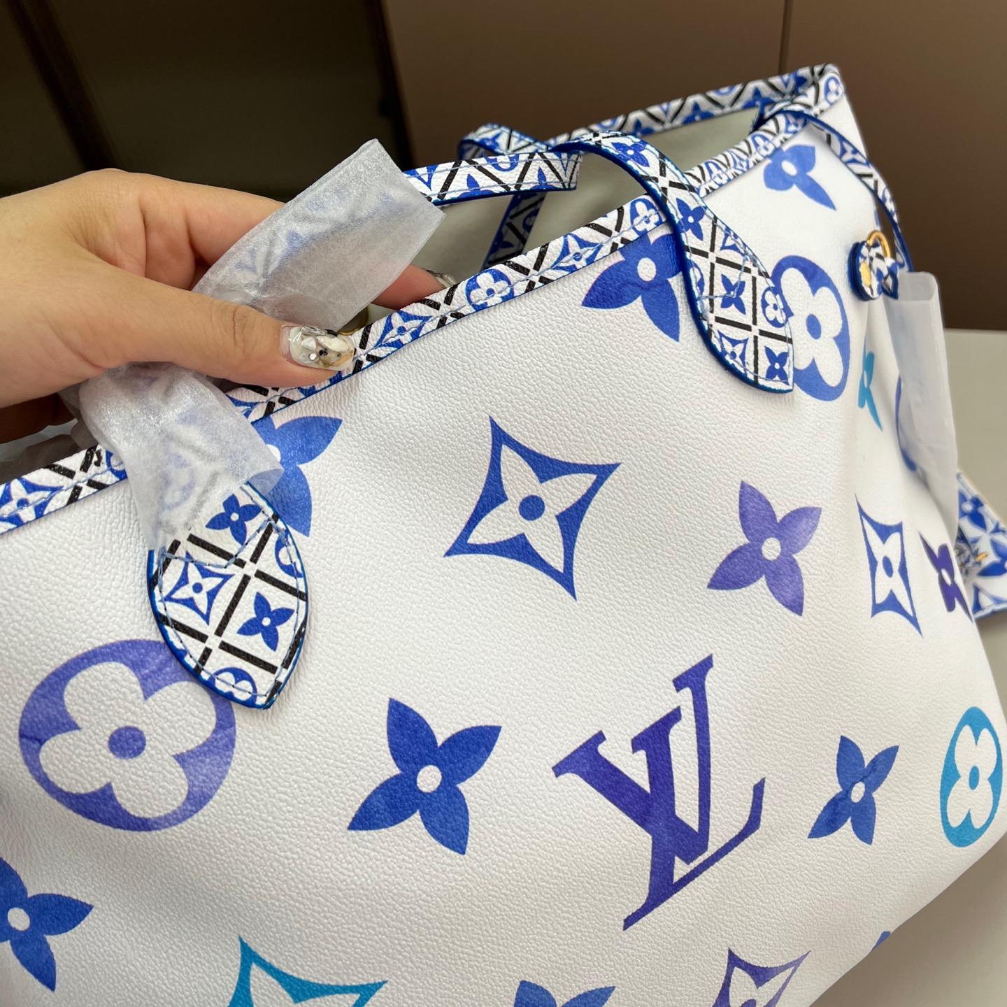 Blue Gradient Monogram Neverfull Tote Bag with Printed Pouch – 33cm Summer Edition - Image 7