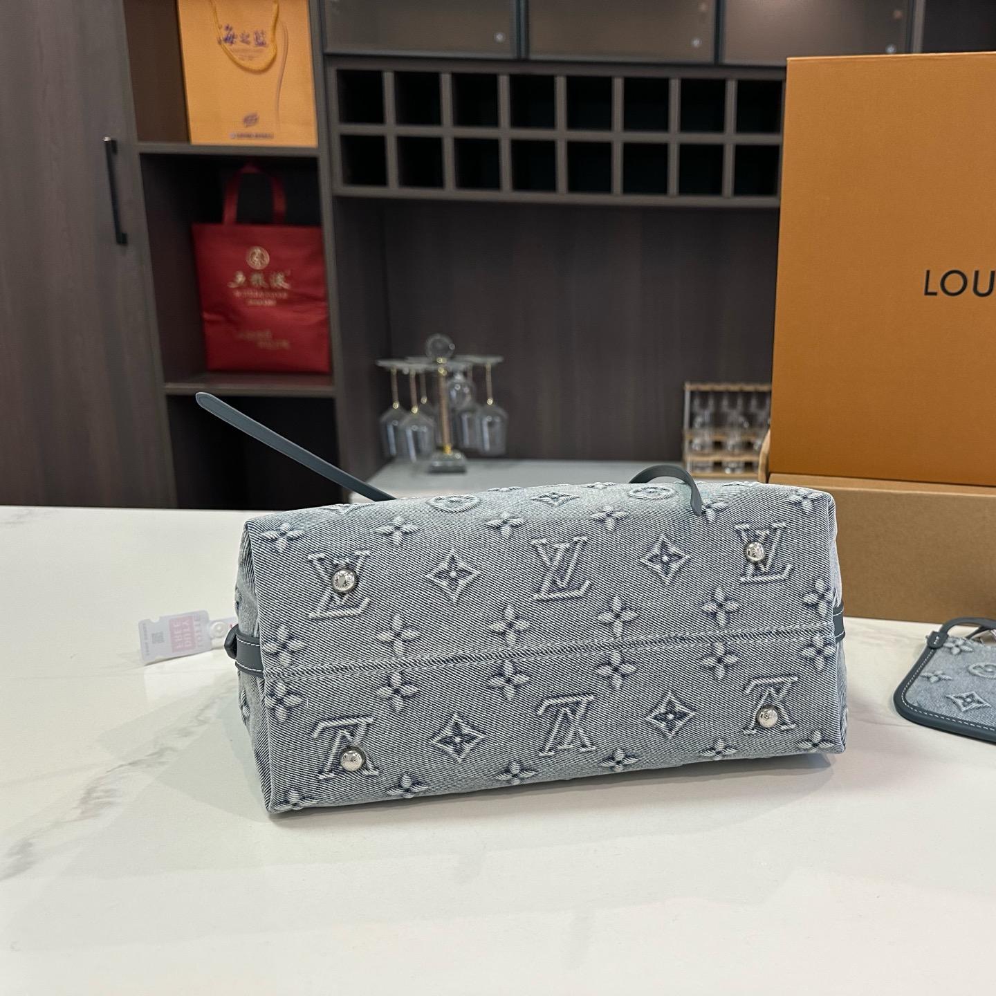 LV CarryAll Bag in Blue Denim Jacquard – 30cm Shoulder & Crossbody Tote - Image 6
